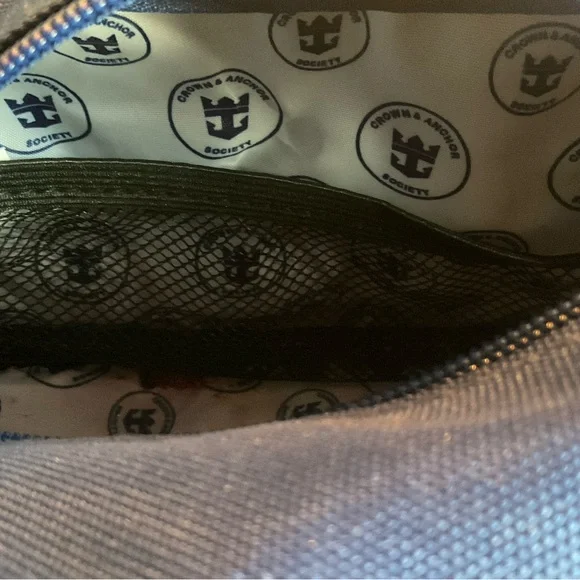 Beautiful New in Packaging Royal Caribbean Toiletry Bag in Royal Blue - Picture 6 of 6